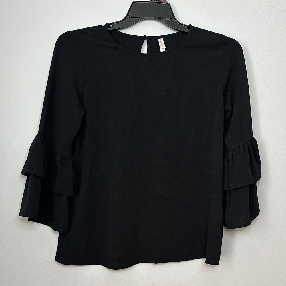 Black Ruffle Sleeve Top size small